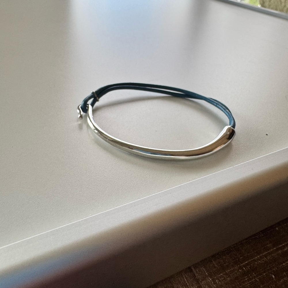 Silver and Black Bracelet - Picture 3 of 8